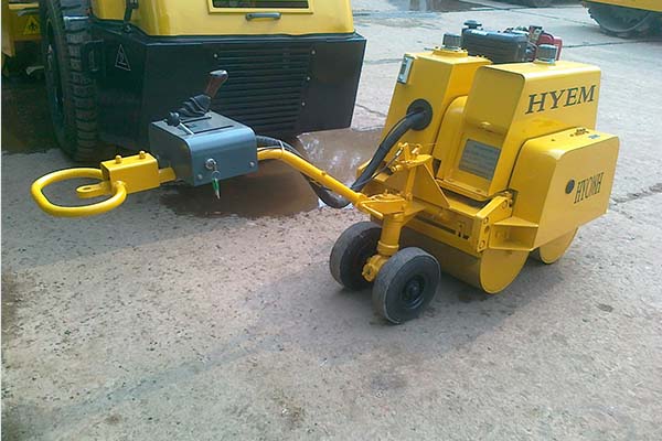 小型<a target='_blank'>壓路機</a> 小型<a target='_blank'>壓路機</a>